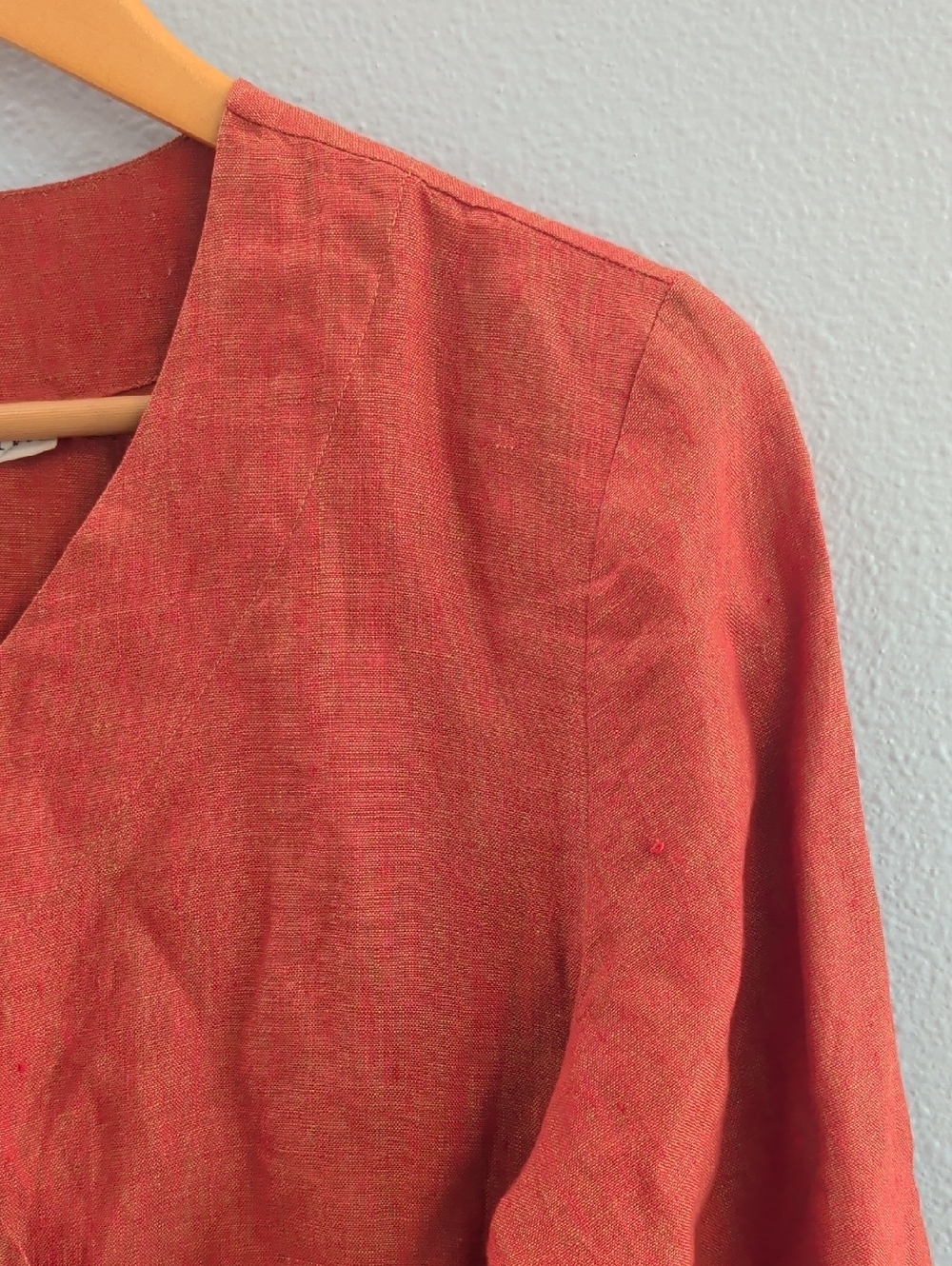 Bryn Walker Mia Linen Lagenlook Women’s Rust Faux Wrap-Front Linen Top - Picture 2 of 9